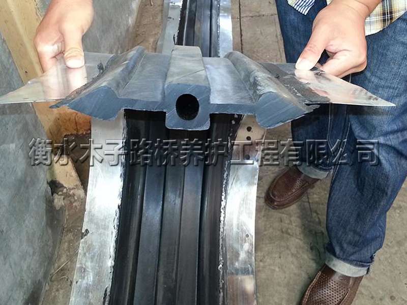 鋼邊式橡膠止水帶圖片3