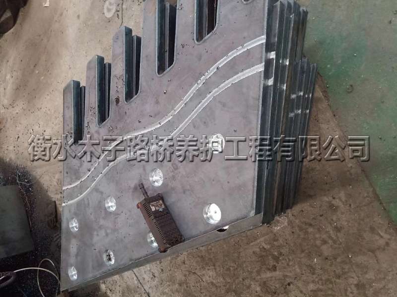 SF梳齒板伸縮縫圖片3 SF梳齒板伸縮縫圖片3