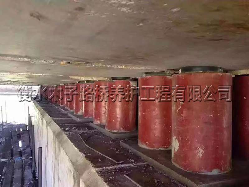 橋梁支座更換與調(diào)整圖片3 橋梁支座更換與調(diào)整圖片3