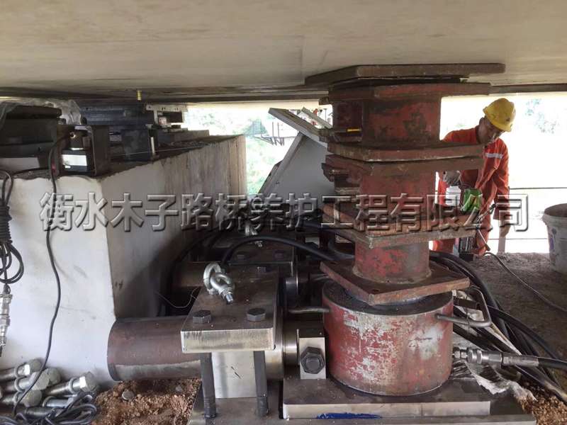 橋梁支座更換與調(diào)整圖片5 橋梁支座更換與調(diào)整圖片5