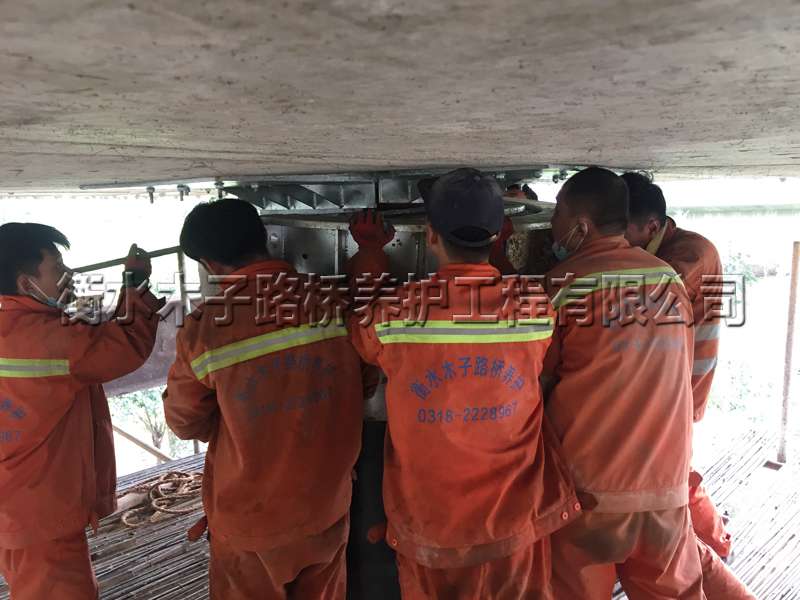 橋梁支座更換與調(diào)整圖片6 橋梁支座更換與調(diào)整圖片6