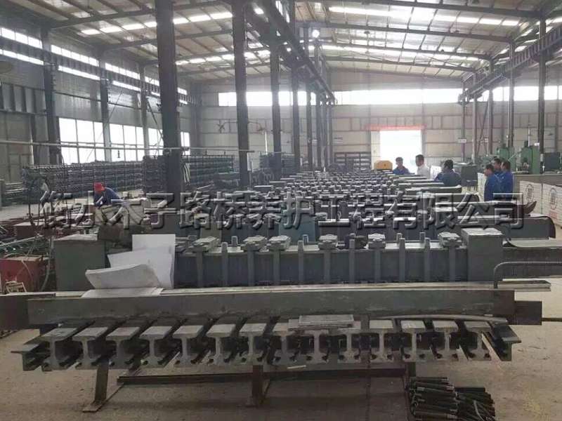 重慶--長江大橋--伸縮縫安裝