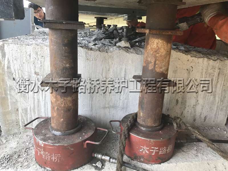 遵義--義渝黔鐵路--盆式支座更換圖片2