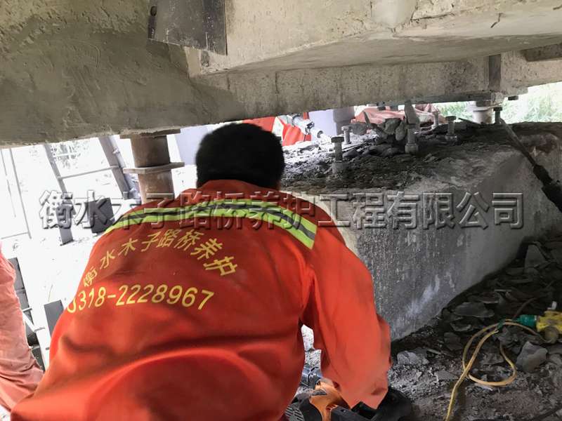 遵義--義渝黔鐵路--盆式支座更換圖片5